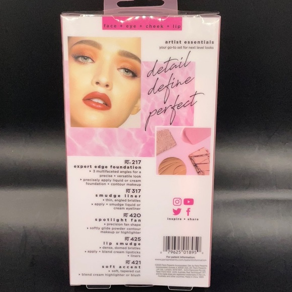 1 REAL TECHNIQUES Artist Essentials Brush Set "RT-1895" - Picture 2 of 2